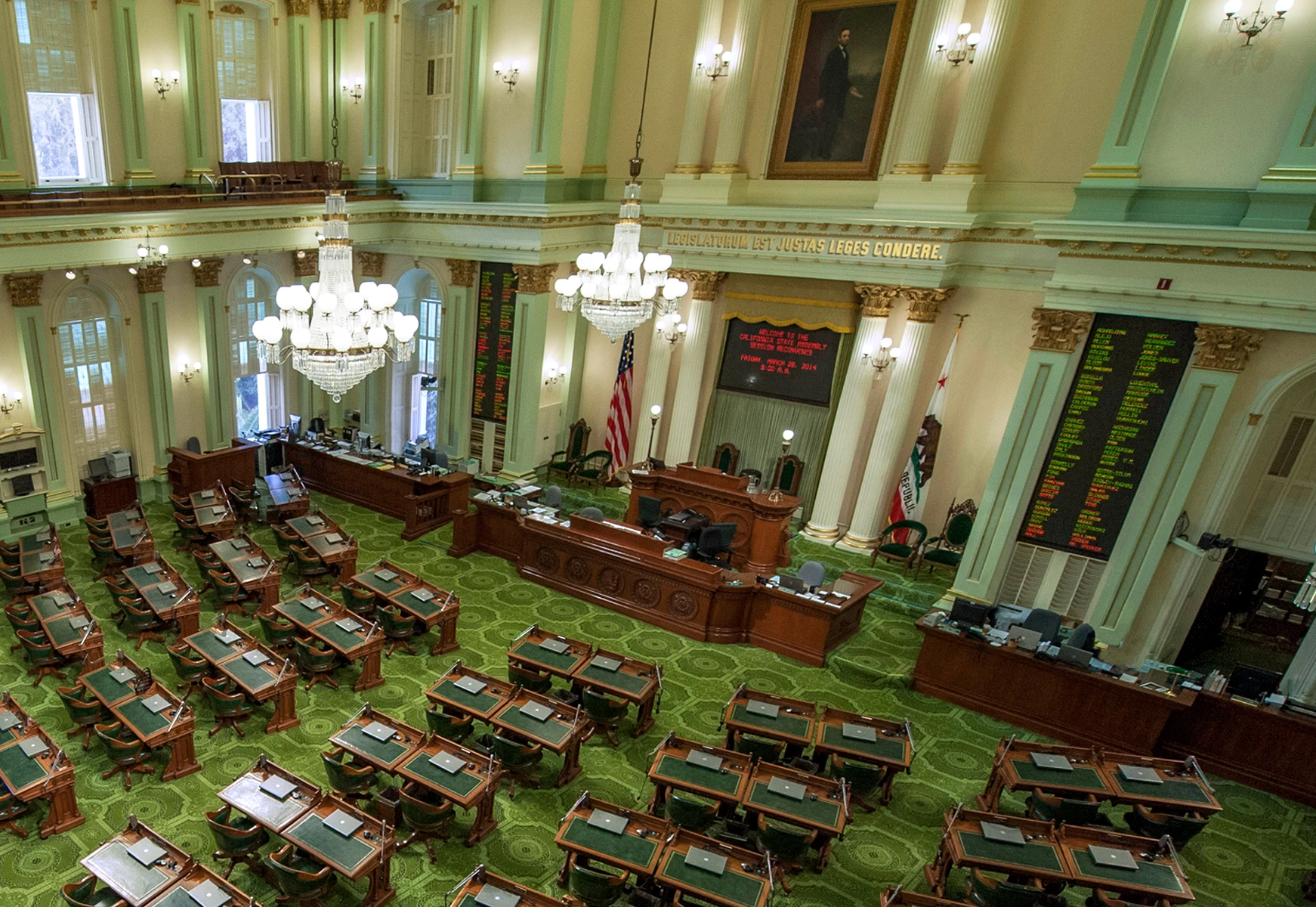 Bird’s eye view of the Assembly Chamber. Bird’s eye view of the Assembly Chamber.