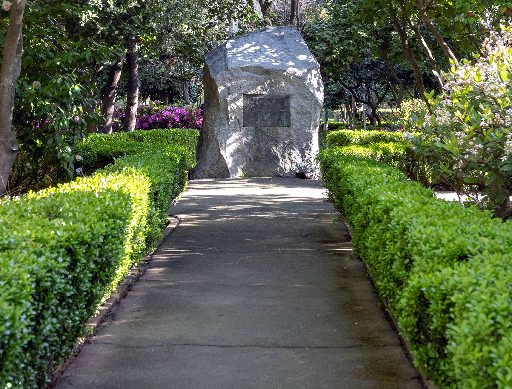 Walkway leading to Civil War Memorial Grove dedication monument. Walkway leading to Civil War Memorial Grove dedication monument.