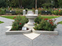 rose_garden_fountain